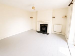 Sitting Room- click for photo gallery